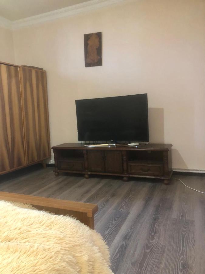 Villa Next To Victory Park Ереван Экстерьер фото