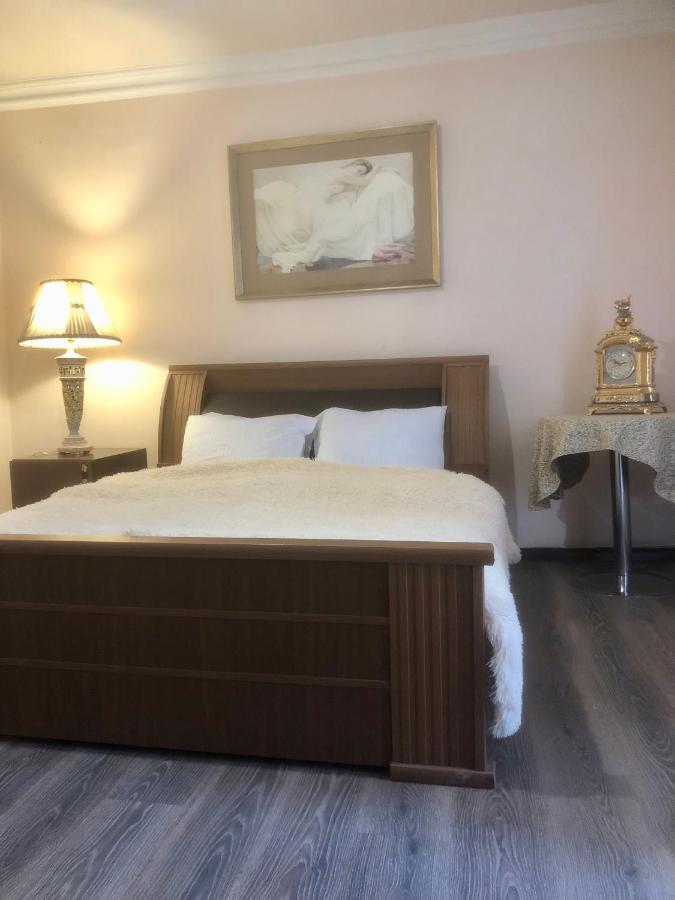Villa Next To Victory Park Ереван Экстерьер фото